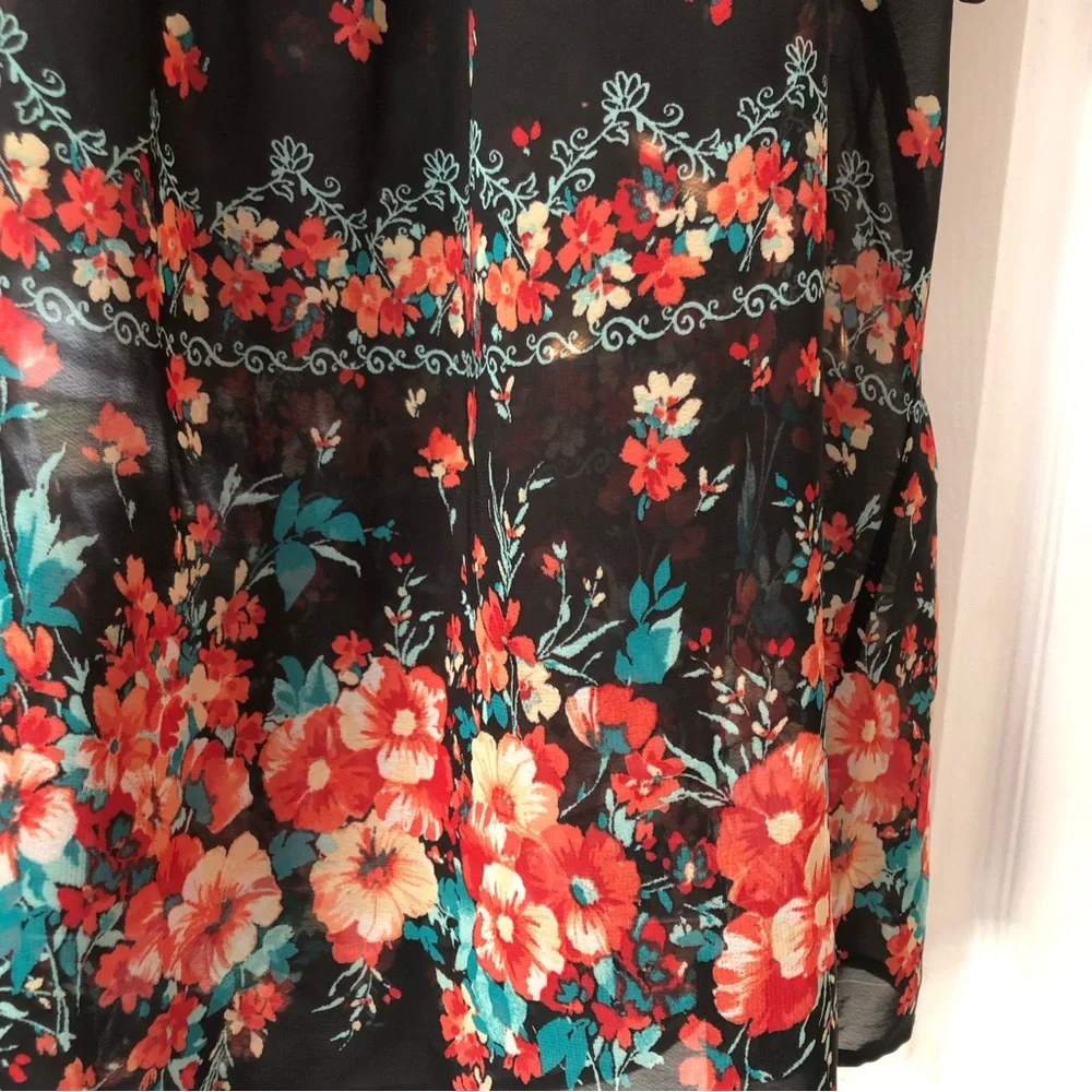 Cold Shoulder Top - Picture 2 of 5